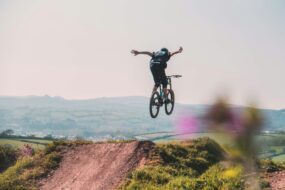 Un vélo dans les airs